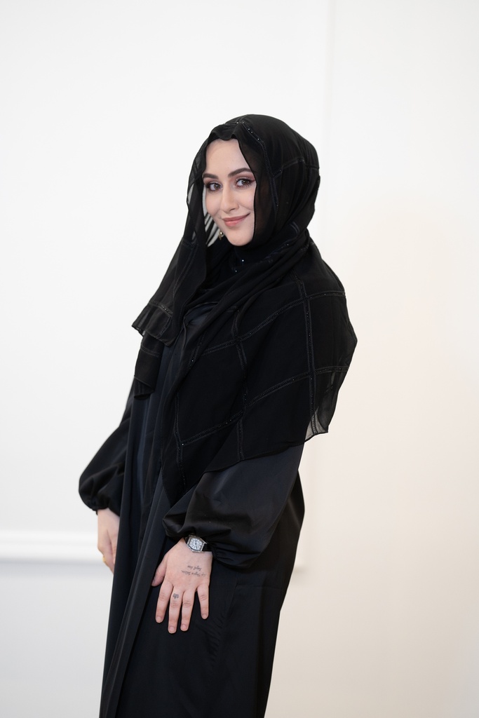 The Shiny Black Scarf