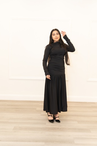 One Dress, Ten Outfits